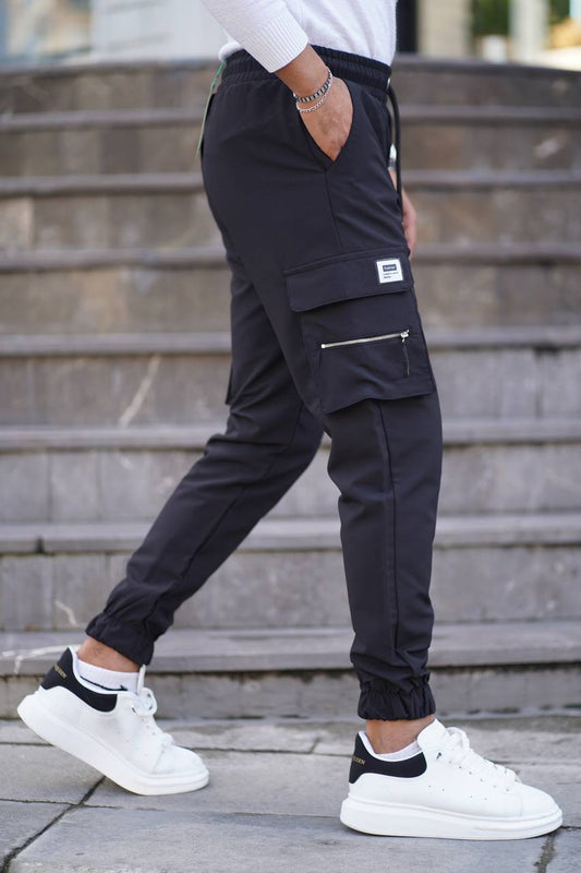 דגמ"ח STREET שחור – גזרה חדה ונוחות יומיומית